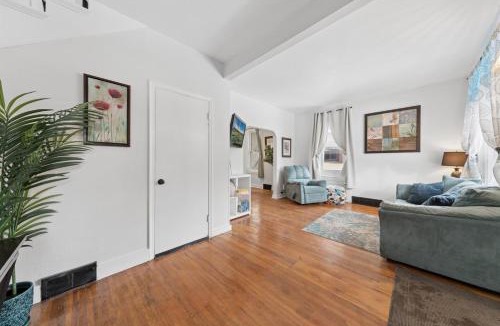 South Como House | 4BR Home Across from Como Lake - Evergreen