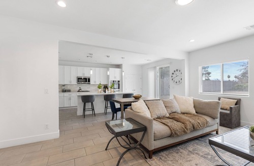 Paradise House | 4BR Modern Home Work Remotely in Style Near Strip, Convention & Airport