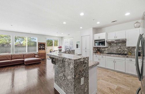 Oxnard House | 4BR Oxnard Stay Heated Pool, Hot Tub Near Beaches