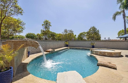 Oxnard House | 4BR Oxnard Stay Heated Pool Hot Tub Near Beaches