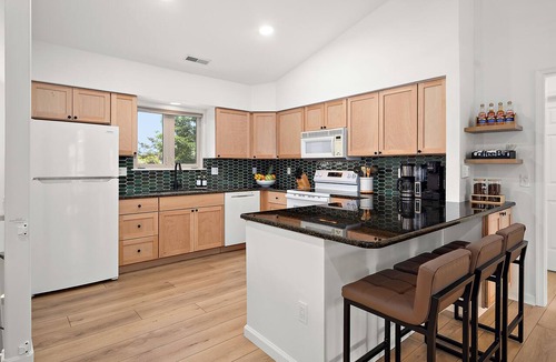 Plantations East Condo | 4BR Serene Waterfront Retreat, Lewes · 3 King Beds, Linens Included, Elevator