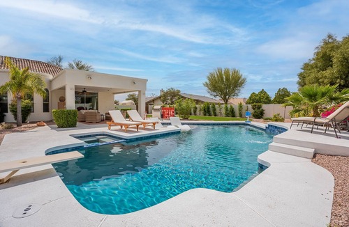 Stonegate House | 5 Bed Luxury Home w/NEW Heated Salt Water Pool/Hot Tub