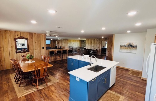 Smyrna House | 5 Bedroom Barndo at Historic Pratt Farm Lodge in Smyrna, DE. Sleeps up to 16
