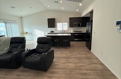 Winchester House | 5-bedroom House in Marvelous Winchester with AC/Heater