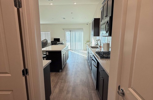 Winchester House | 5-bedroom House in Marvelous Winchester with AC/Heater