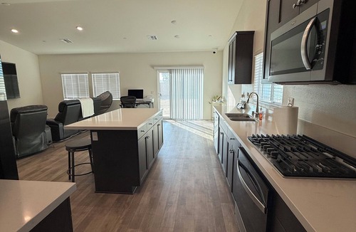 Winchester House | 5-bedroom House in Marvelous Winchester with AC/Heater