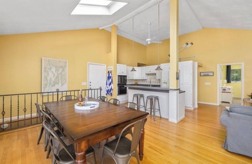 Bonnet Shores House | 5 BR Salty Beach Breeze Bonnet Bungalow