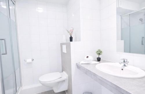 Chelles Apartment | 5 Mins to Train Station - Free Parking Space - DisneyLand - Dolce Vita I