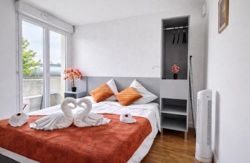 Chelles Apartment | 5 Mins to Train Station - Free Parking Space - DisneyLand - Dolce Vita I