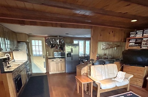 Penelacres Cabin | 5 Star Clean, Lakefront Cabin: Kayaks, Private Dock, Hot Tub & Sauna, Deep Creek