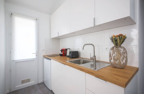 15th Arrondissement Apartment | 5#Studio#2 People#Paris 15#Retail#AC