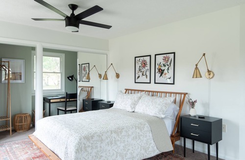 Purcellville House | 50-acre Farmhouse Getaway Oasis in VA Wine Country