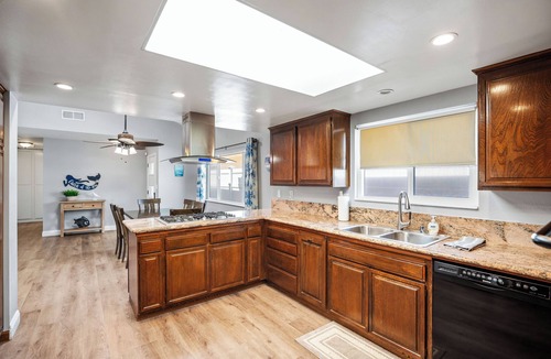 Oxnard Shores House | 5324B - Mandalay Shores Jacuzzi Home