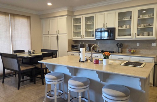 Palmdale House | 5BR/4.5BA West Palmdale Home - Near Mall & Freeway