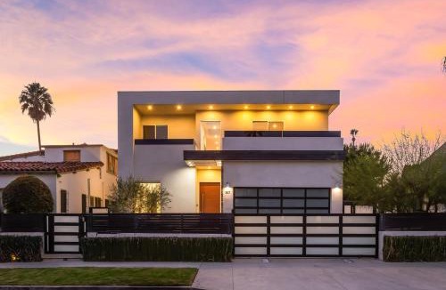 Fairfax District House | 5BR Modern West Hollywood Retreat