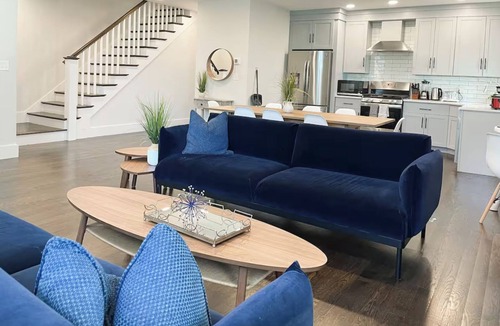 Neponset - Port Norfolk Apartment | 6-bed, Close to City, Roof deck! Private Bathroom per Bedroom!