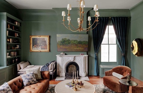 Touro House | 6-bedroom Garden District Suite Shared Hotel Pool
