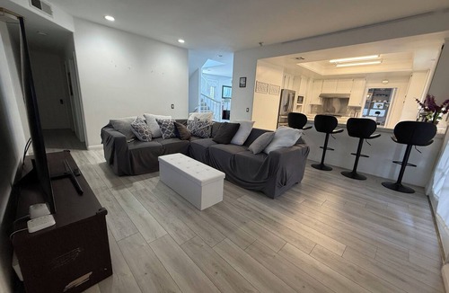 Monterey Park House | 6-Bedroom Movie Mansion w/Jacuzzi in lovely Monterey Park