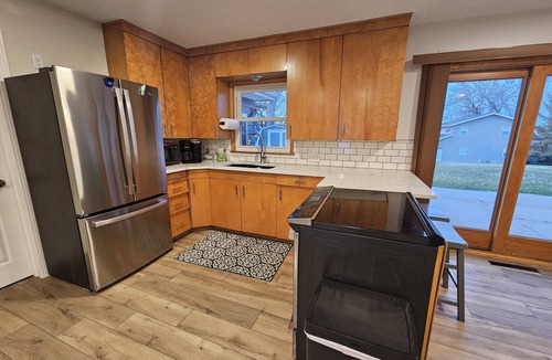 Arnolds Park House | 7 Bed, 3 Bath Okoboji Near Ritz West and East Lake Bridge Walk to EVERYTHING!
