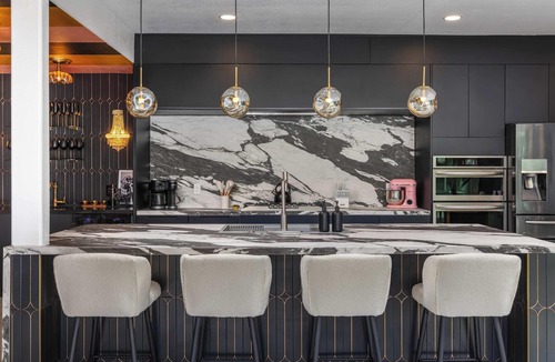 Racquet Club West House | 7 King Bed | Pool | Gym Accs | Old Hollywood Oasis