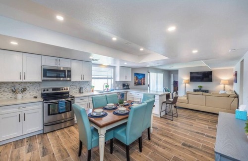 Spring Valley House | 777Rentals - 8BR/5BA - West Valley Estate