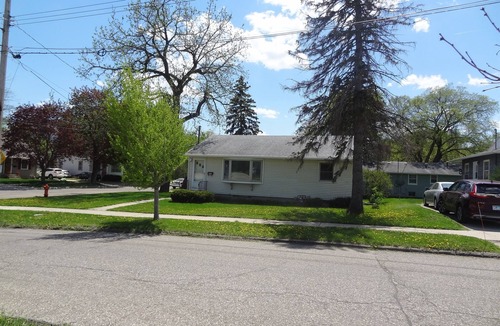 Kutzky Park House | 7blks Mayo Gonda 8blks St Marys 3 Bed Main Floor