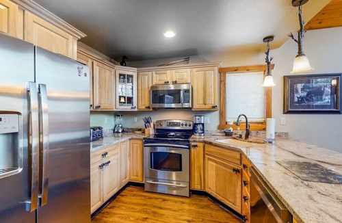 Eagle River Cabin | 7BR,3BA Lakefront cabin with great views, private lake frontage, close to town