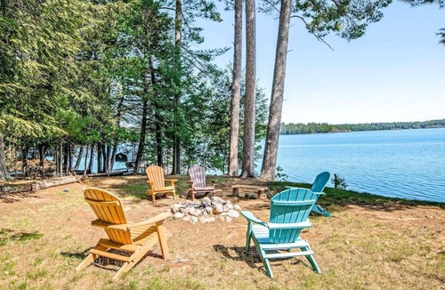Eagle River Cabin | 7BR,3BA Lakefront cabin with great views, private lake frontage, close to town