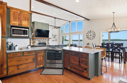 Hayward House | 7BR Waterfront Retreat on Grindstone Lake | Sleeps 20+ | Endless Family Fun