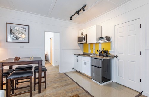 Kutzky Park Apartment | 8033-Walk to Mayo- 1 Bed/1Bath cozy main floor apartment with free parking