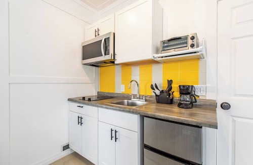Kutzky Park Apartment | 8033-Walk to Mayo- 1 Bed/1Bath cozy main floor apartment with free parking