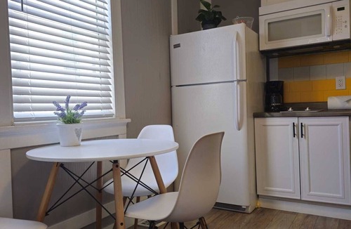Kutzky Park Apartment | 8034-Cozy 1-bed/1-bath Apartment walking distance to Mayo Clinic