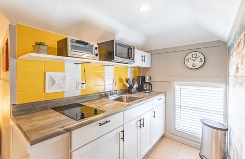 Kutzky Park Apartment | 8037-Walk to Mayo- Loft apt in the middle of Mayo campus
