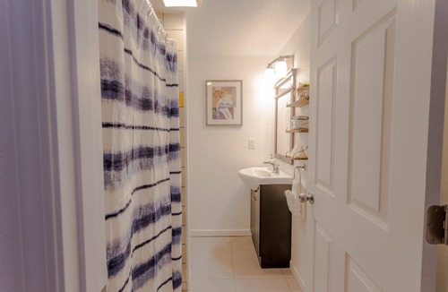 Kutzky Park Apartment | 8075-Walk to Mayo- Charming 2 bedroom Boutique Apartment