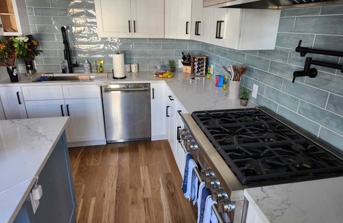 Oak Bluffs House | 9 Bedroom Home in Oak Bluffs with Ocean Views & A/C