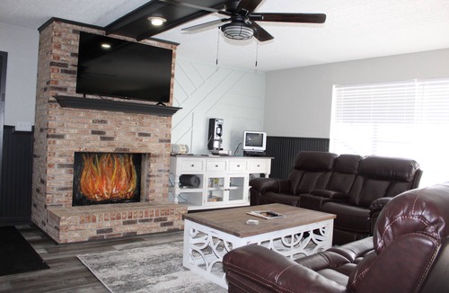 Pearl House | 90s themed, secret game room, basketball & pickleball court