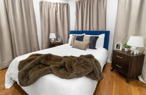 East Somerville Apartment | 9BR6Bth Entire House Parking MIT, Harvard, TD Garden