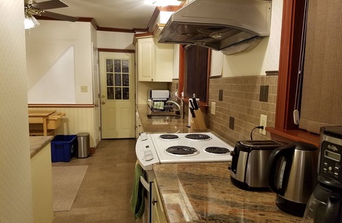 Strawberry Hill Apartment | A beautiful 3BR Apartment near Harvard and MIT.