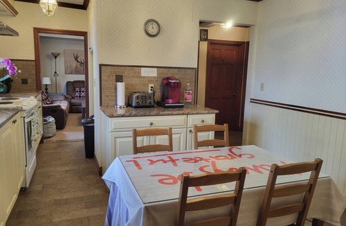 Strawberry Hill Apartment | A beautiful 3BR Apartment near Harvard and MIT.