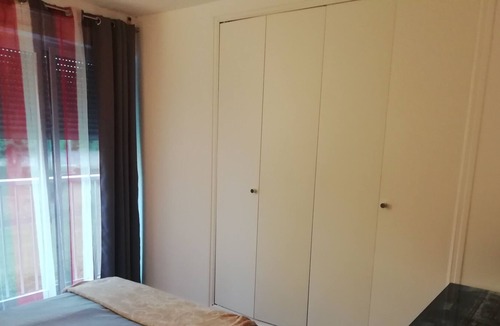 Senlis Bed & Breakfast | A Beautiful Room for you/Nice Room for your short Stay.