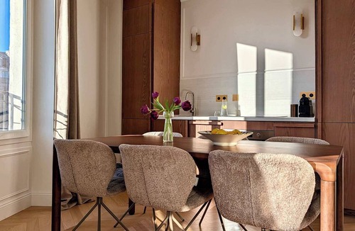 Strasbourg -Saint-Denis Apartment | A Charming 2-BR/2BA - Montorgueil
