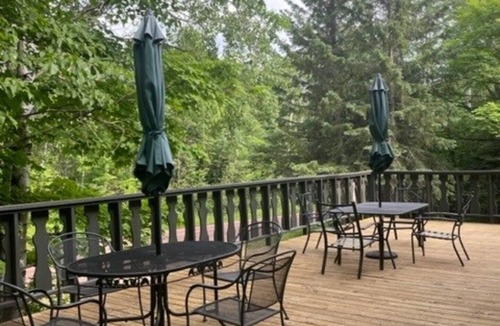 Bessemer House | A Comfortable & Spacious Retreat in the Powderhorn Village