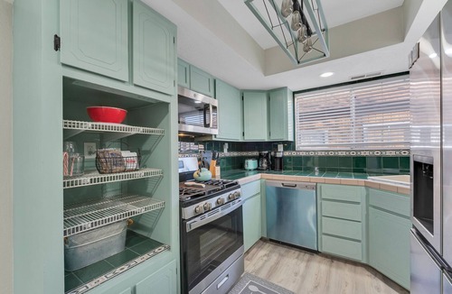 Williams Ski Chalet | A gem Right on Historic RTE 66 with outdoor space. Walk to the action!