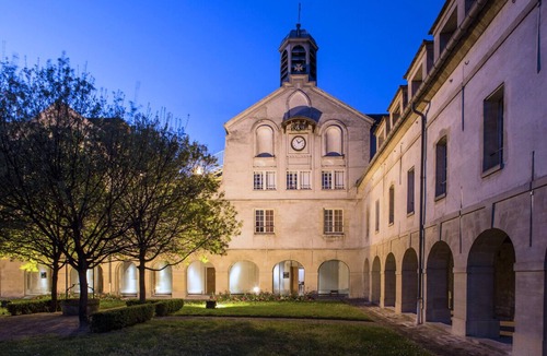 Saint-Denis Apartment | A haven of peace at the gateway to Paris