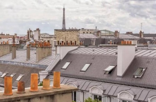 Quartier de la Place-Vendome Apartment | A MODERN HAUSSMANN SANCTUARY — LIGHT-FILLED, ELEGANT & UNMISTAKABLY PARISIAN