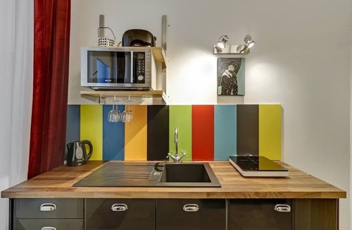 Notre-Dame-des-Champs Apartment | A Sweet Studio in Montparnasse