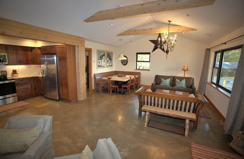 Blue Ridge House | A unique mountaintop getaway overlooking Willow Croft Winery.