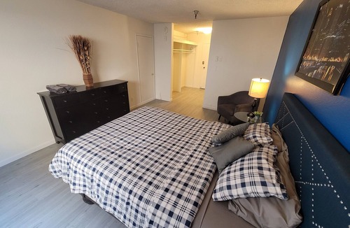 Beverly Hills Hotel | (A13) Cozy 1 Bedroom Studio with Private Bath
