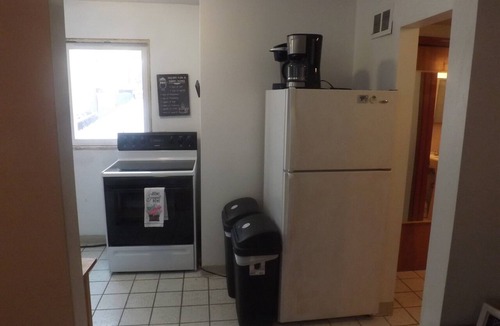 Kutzky Park Apartment | Across from St Marys hospital Covered By Faith 2