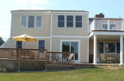 Hyannis House | Across the Beach ~ 4 bdr 4 bath home ~ Sleeps 14+ ~ Multi-Family